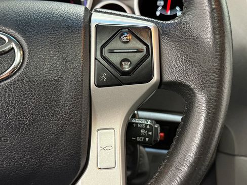 Used 2017 Toyota Sequoia Platinum AWD/4WD image 19