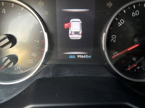 Used 2020 Toyota RAV4 LE image 8