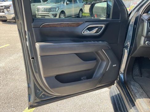 Used 2021 Chevrolet Suburban Premier w/ Premium Package RWD image 9