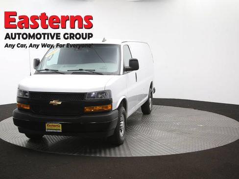 Used 2020 Chevrolet Express 3500 w/ Driver Convenience Package RWD image 51