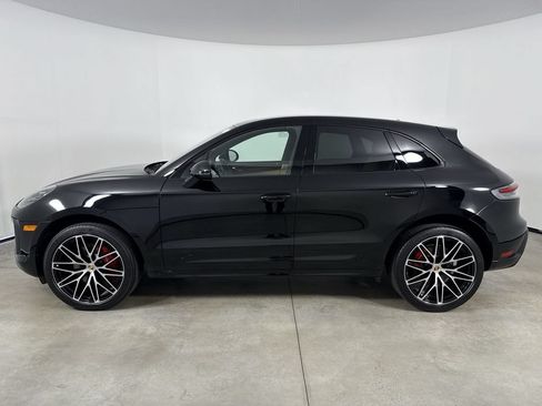 Certified 2022 Porsche Macan S w/ Premium Package Plus AWD/4WD image 2