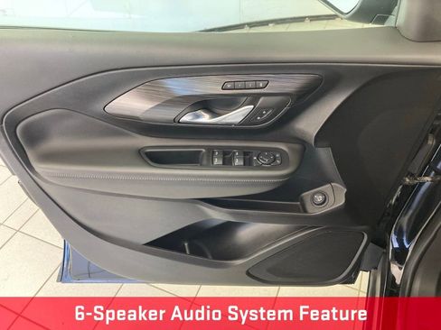 Used 2024 GMC Terrain SLT image 13