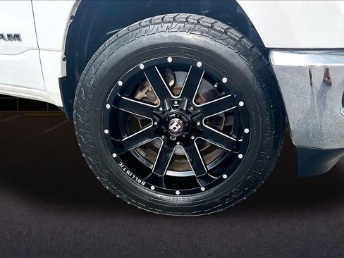 Used 2019 RAM 1500 Tradesman AWD/4WD image 9