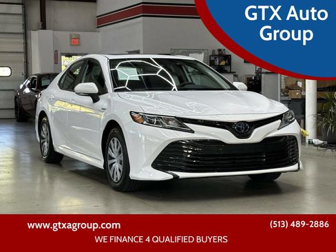 Used 2020 Toyota Camry LE image 1