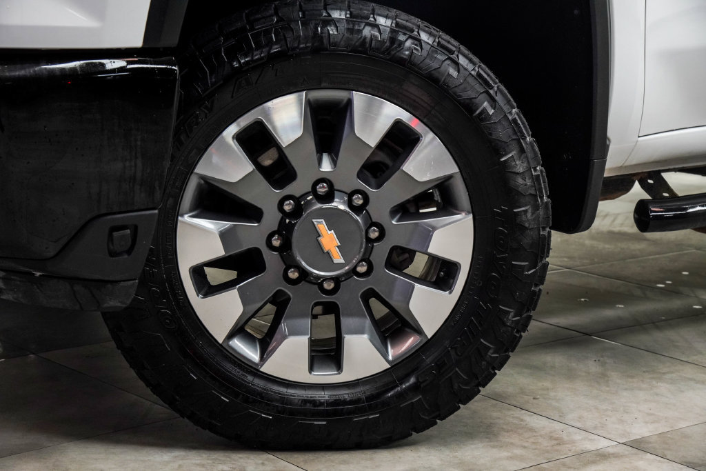 Used 2024 Chevrolet Silverado 2500 Custom w/ Custom Value Package AWD/4WD image 5