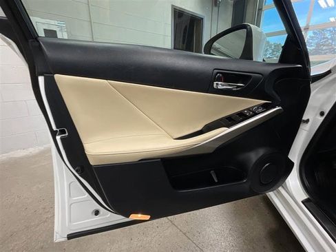 Used 2015 Lexus IS 250 image 10