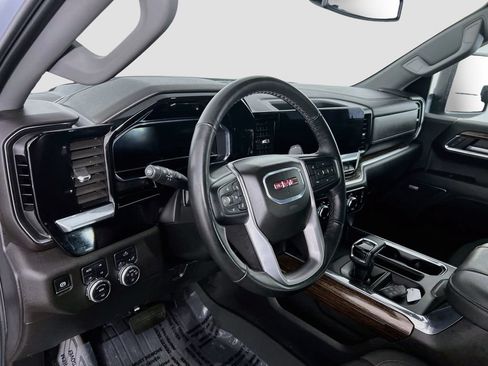 Used 2024 GMC Sierra 1500 Elevation w/ Preferred Package AWD/4WD image 8