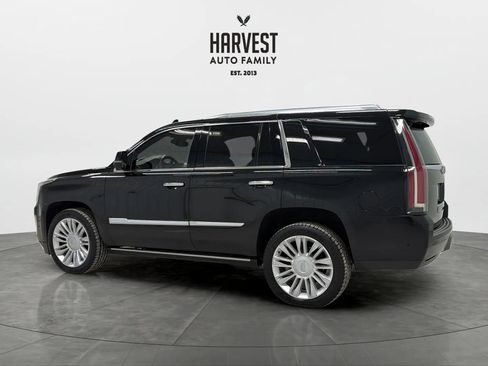 Used 2020 Cadillac Escalade Platinum image 3
