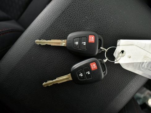 Used 2022 Toyota Tacoma SR5 image 36