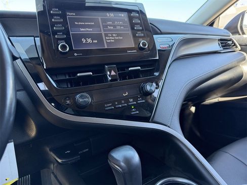 Used 2023 Toyota Camry SE image 16