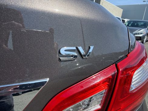 Used 2017 Nissan Altima 2.5 SV w/ Convenience Package image 6