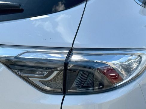 Used 2022 Buick Enclave Avenir w/ Avenir Technology Package FWD image 34