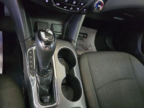 Used 2018 Chevrolet Cruze LT image 19