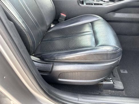 Used 2022 Kia Sorento S FWD image 14