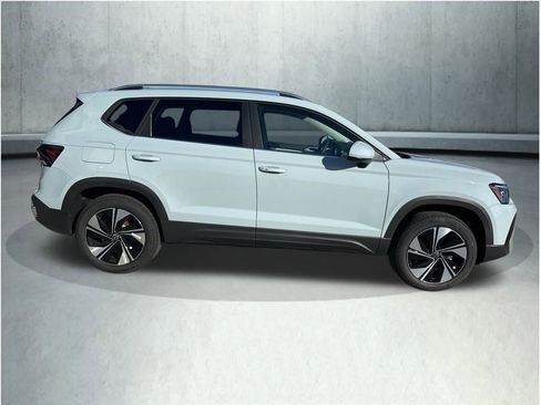 New 2026 Volkswagen Taos SE AWD/4WD image 6