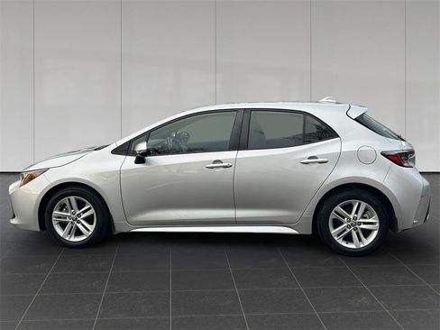 Used 2022 Toyota Corolla SE image 2