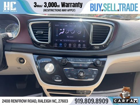Used 2020 Chrysler Pacifica Limited FWD image 22
