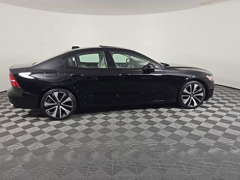Used 2022 Volvo S60 B5 Momentum w/ Premium Package AWD/4WD image 7