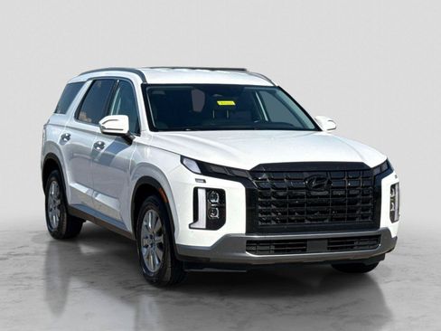 Used 2025 Hyundai Palisade SEL FWD image 3