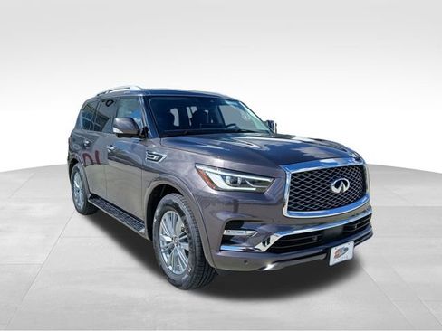 Used 2022 INFINITI QX80 Luxe w/ All-Season Package image 7