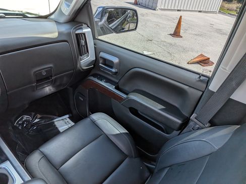 Used 2018 GMC Sierra 1500 SLT w/ SLT Premium Package AWD/4WD image 18