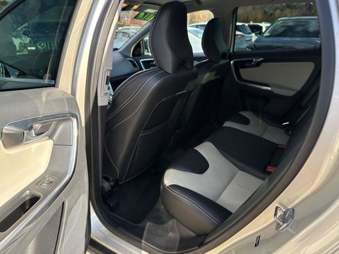 Used 2017 Volvo XC60 T5 Dynamic w/ Preferred Option Package image 15