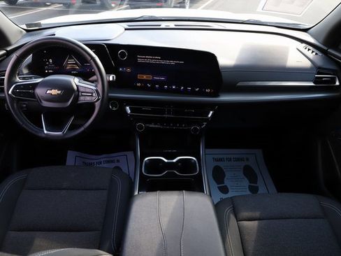 Used 2025 Chevrolet Traverse LT image 22