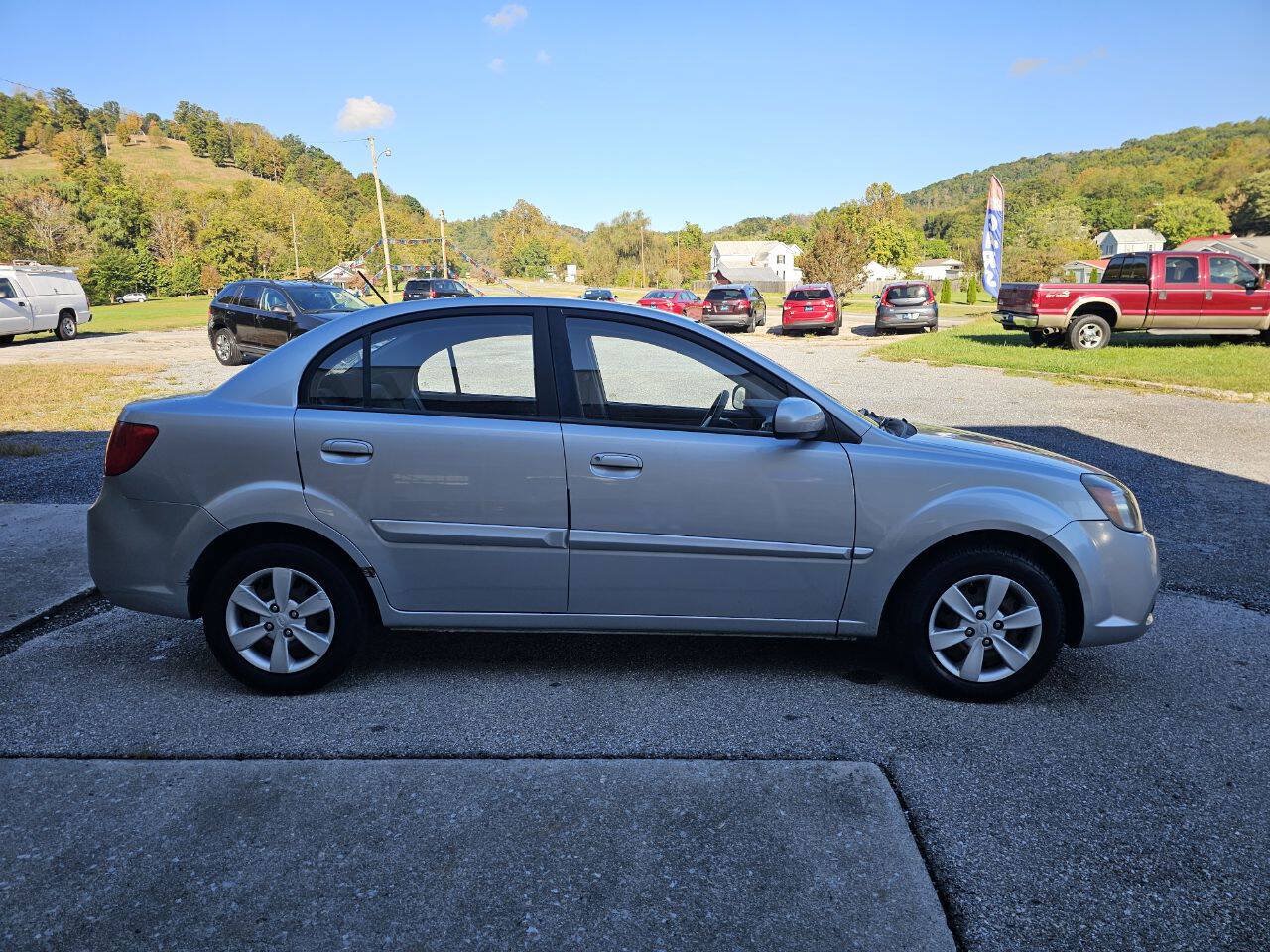 Used 2010 Kia Rio LX FWD image 4