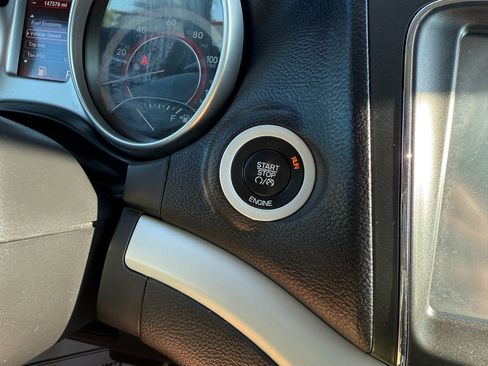 Used 2014 Dodge Journey R/T w/ Flexible Seating Group image 32