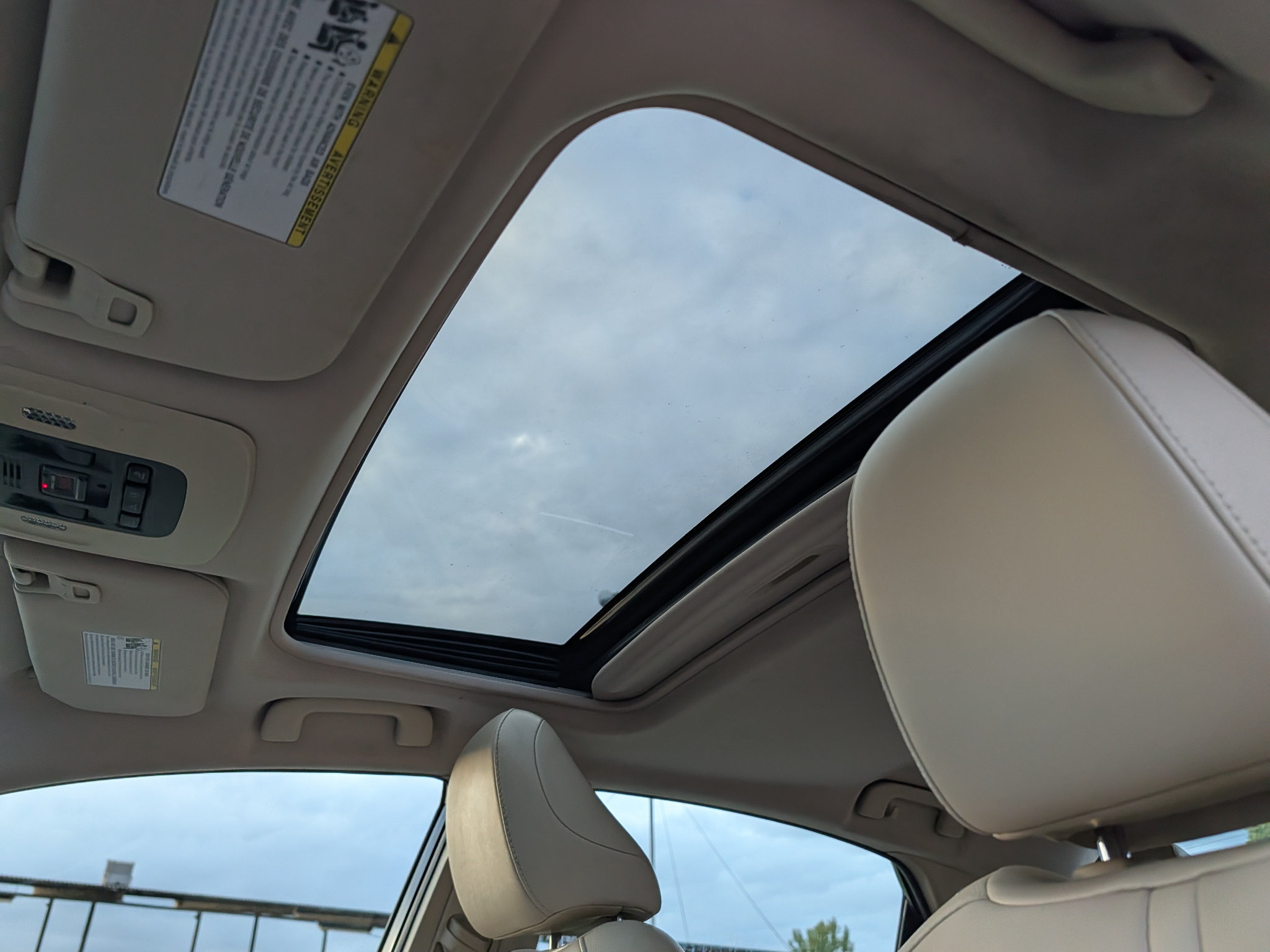 Used 2019 Toyota Avalon XLE w/ Moonroof Package FWD image 16