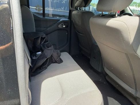 Used 2019 Nissan Frontier SV w/ Value Truck Package RWD image 9