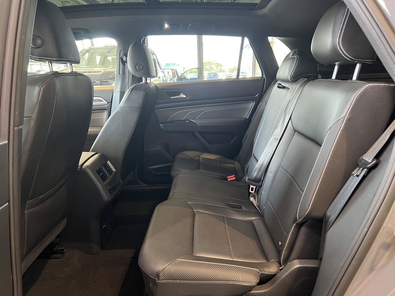 Used 2021 Volkswagen Atlas Cross Sport SE w/ Panoramic Sunroof Package AWD/4WD image 20