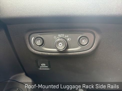 Used 2024 GMC Terrain SLT w/ Elevation Edition image 42