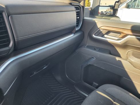 Used 2025 Chevrolet Silverado 2500 LT w/ Safety Package image 37