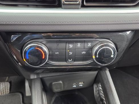 Used 2025 Chevrolet TrailBlazer LT AWD/4WD image 21