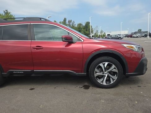 Used 2022 Subaru Outback Limited AWD/4WD image 4