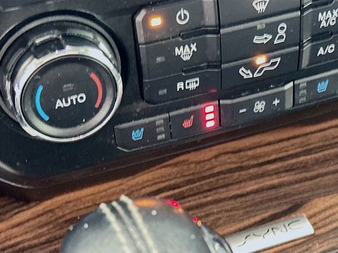 Used 2016 Ford F150 Lariat image 27