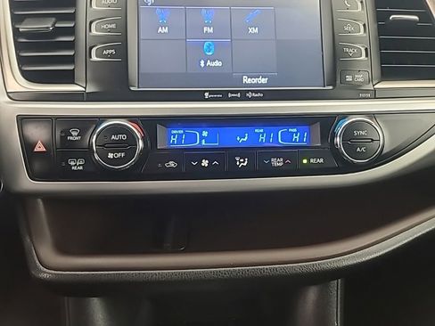 Used 2016 Toyota Highlander XLE AWD/4WD image 36
