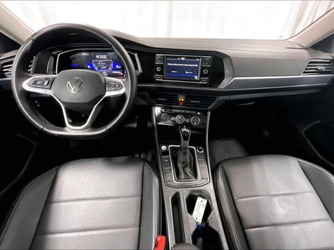 Used 2024 Volkswagen Jetta SE w/ Panoramic Sunroof Package image 21