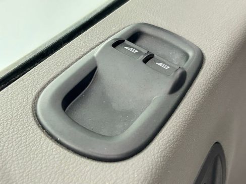 Used 2023 Ford Transit 350 XLT image 31