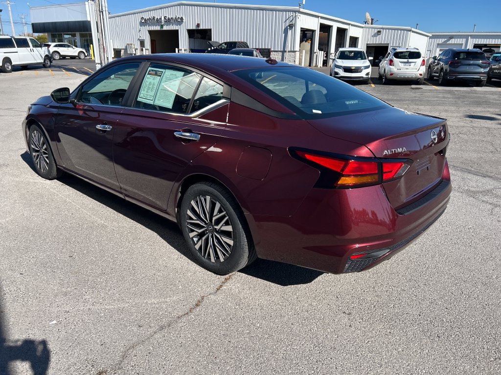 Used 2025 Nissan Altima 2.5 SV FWD image 5