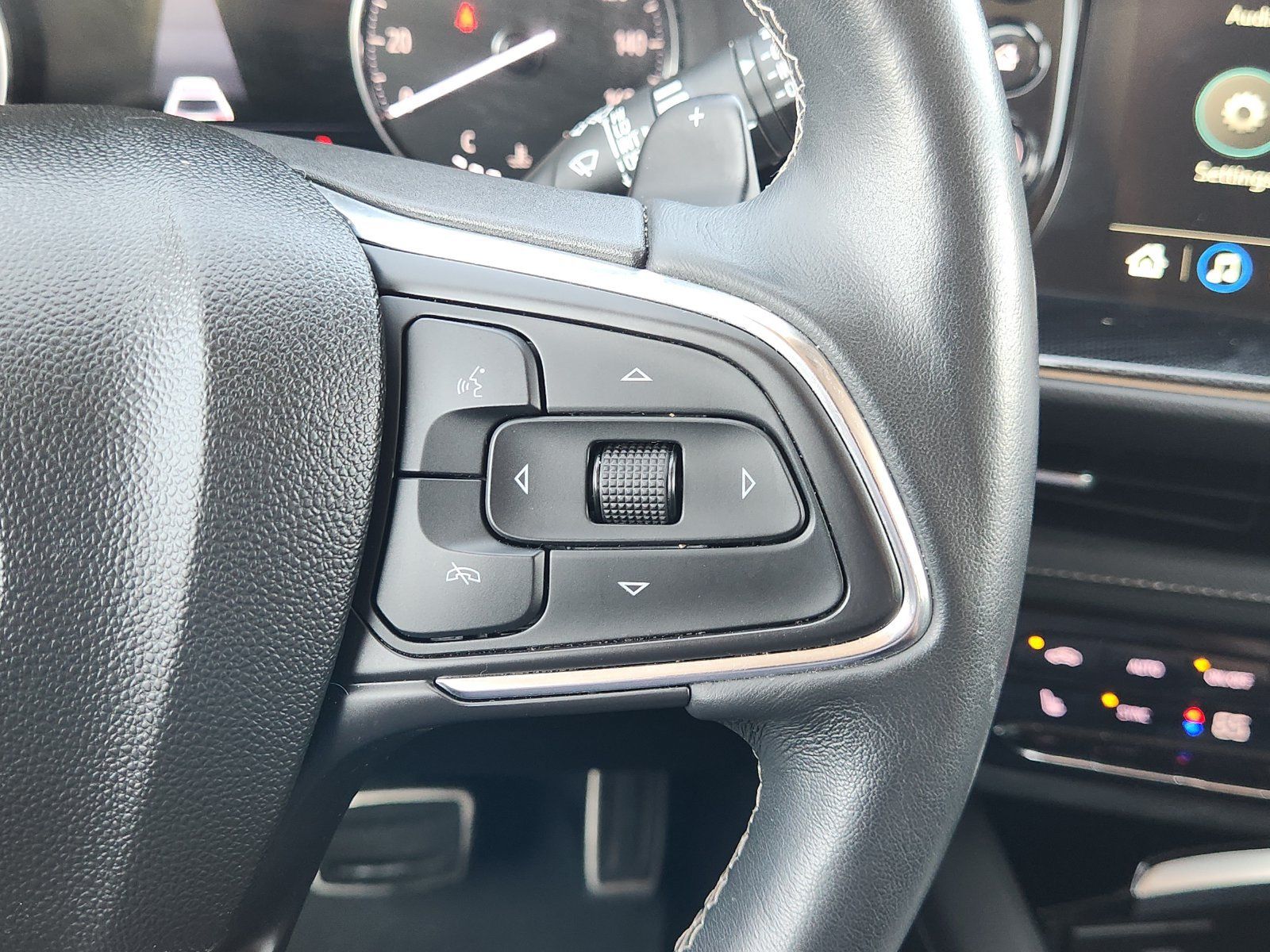 Used 2023 Buick Envision Essence w/ Sport Touring Package AWD/4WD image 34