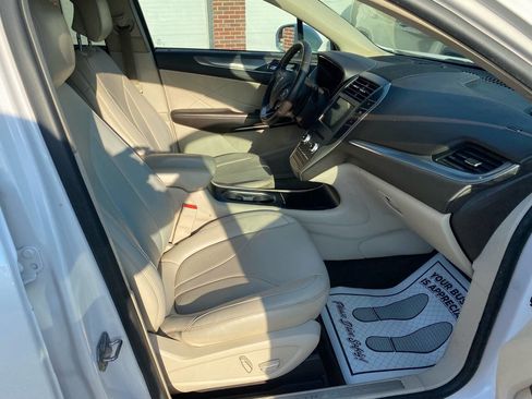 Used 2018 Lincoln MKC Premiere image 11