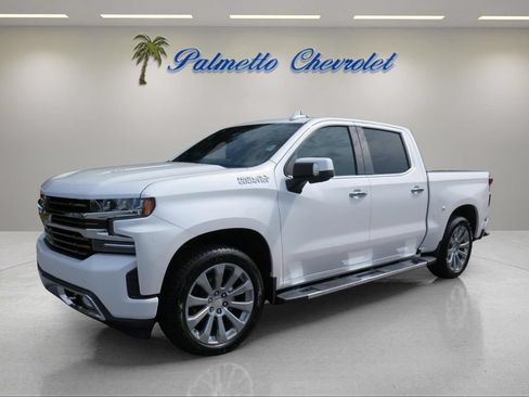 Used 2020 Chevrolet Silverado 1500 High Country w/ Technology Package AWD/4WD image 6