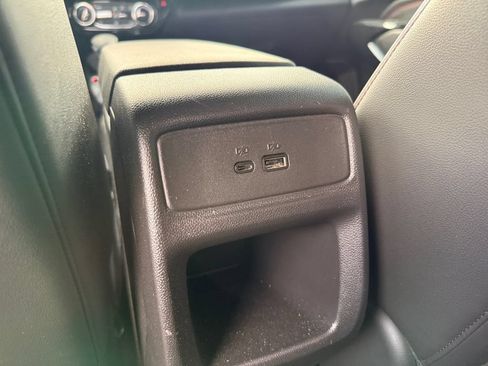 Used 2025 Chevrolet Trax RS w/ Sunroof Package FWD image 27