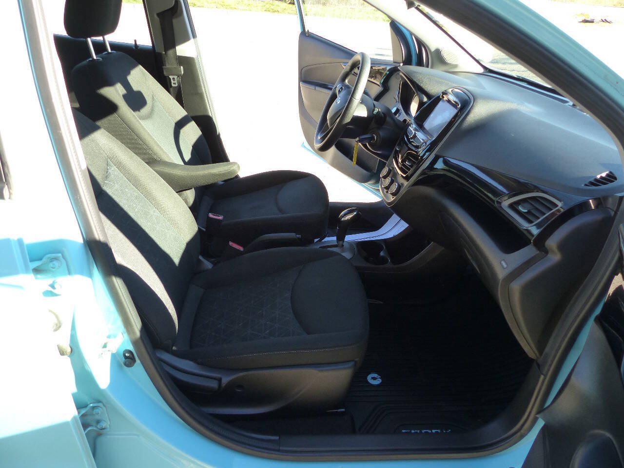 Used 2022 Chevrolet Spark LT w/ Spark Special Edition FWD image 40