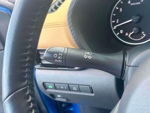 Used 2025 Nissan Sentra SV w/ SV Premium Package image 23