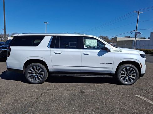 New 2026 Chevrolet Suburban High Country w/ Sun And Tow Package AWD/4WD image 9