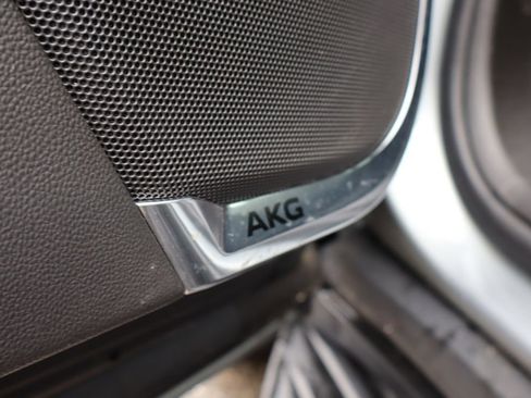 Used 2024 Cadillac Escalade Premium Luxury image 13