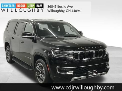 Used 2024 Jeep Wagoneer L Series II w/ Flexible Seating Group image 3